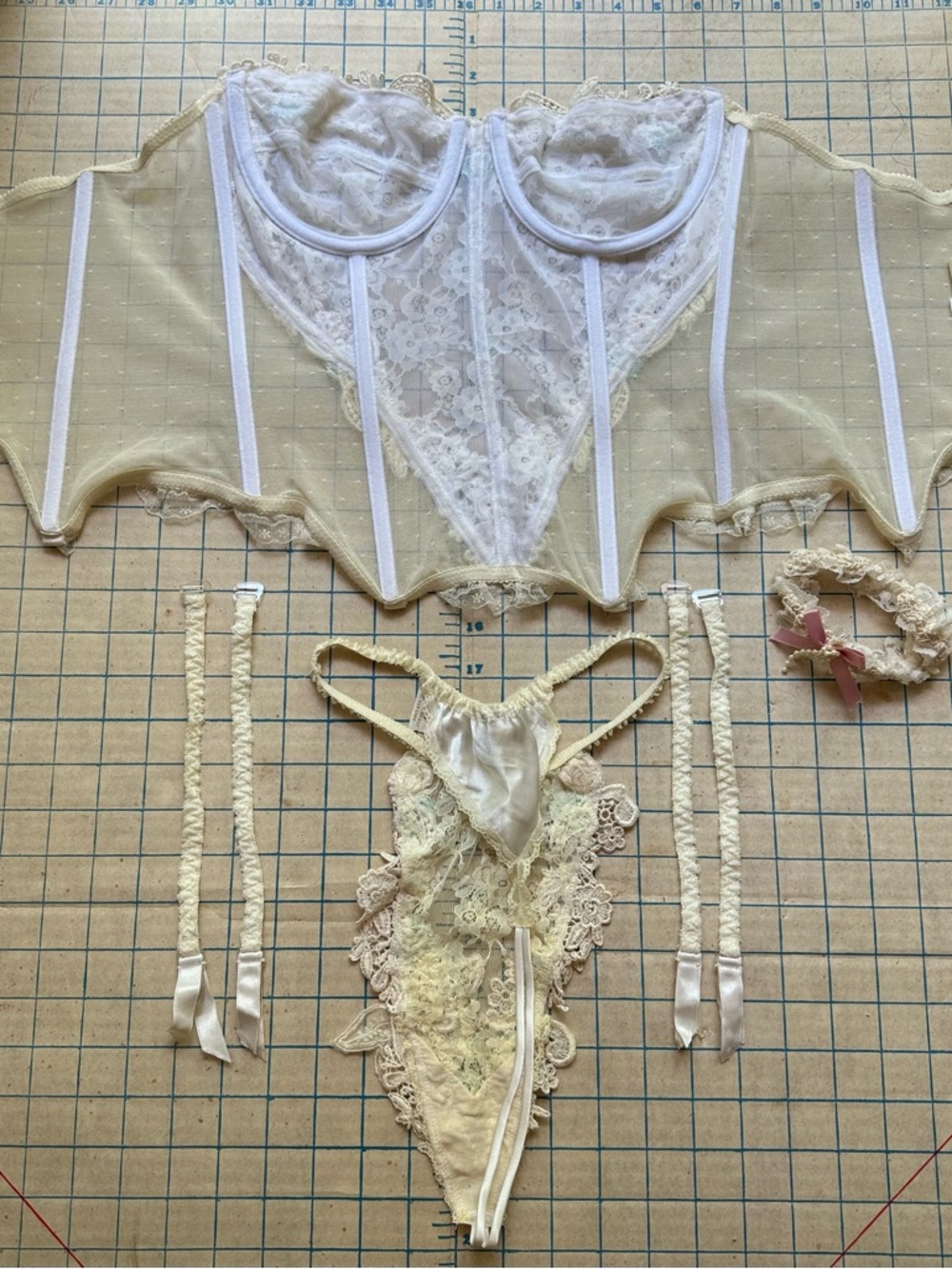 Vintage 80s Victoria’s Secret Gold Label Floral Corset Bustier Panty Garter Set - Picture 8 of 14